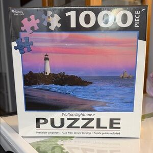 1000-Piece Puzzle - Walton Lighthouse Pink & Blue Seascape